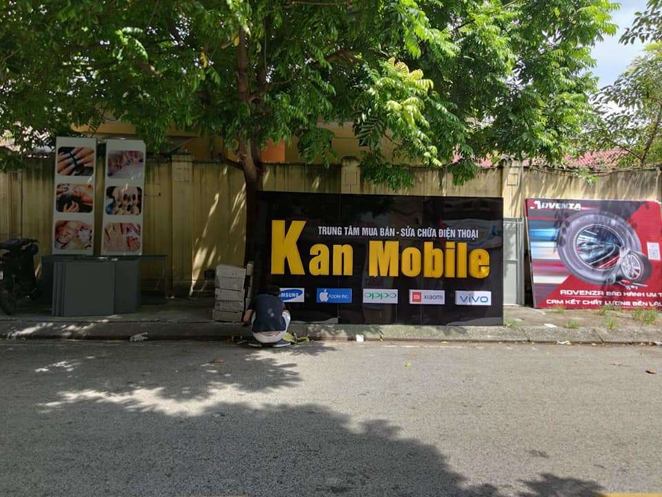 Thi công biển quảng cáo điện thoại cùng Microcom cho cửa hàng, Tiến Anh đã mang đến giải pháp biển hiệu hiện đại – nổi bật – chuẩn nhận diện.